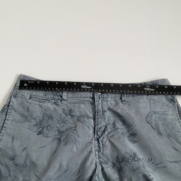 Paperbacks Mens Shorts Sz 32 Gray Tropical Print Chino Golf Beach Hawaii Raw Hem - Picture 4 of 9
